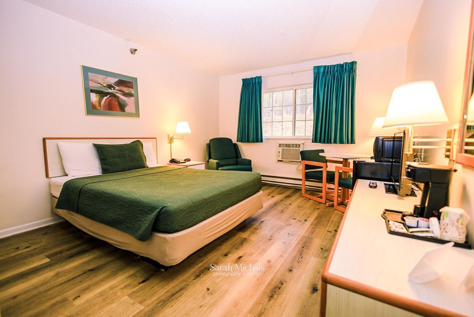 Mountain Host Motor Inn Iron Mountain Pokoj fotografie